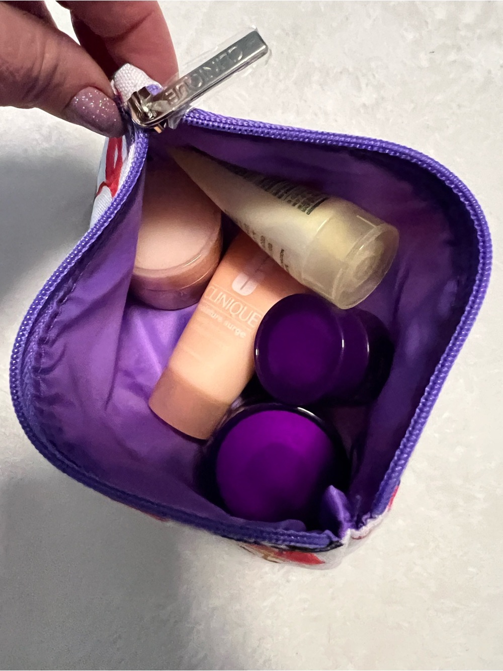 Clinique Mini Skincare Set with Purple Lip-Print Cosmetic Bag - Picture 8 of 15